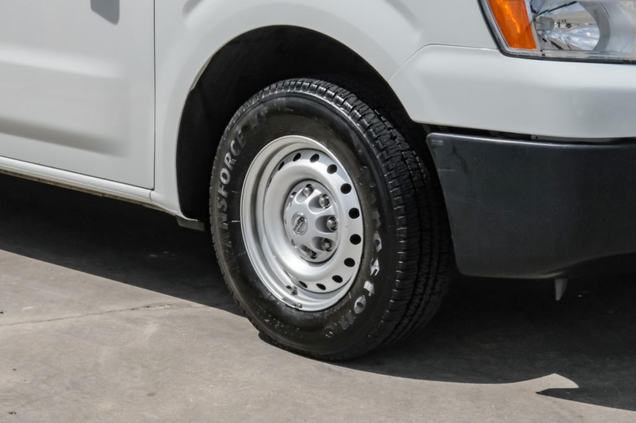 2020 Nissan NV3500 HD Passenger photo 17