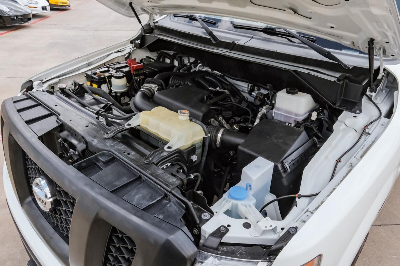2020 Nissan NV3500 HD Passenger photo 12