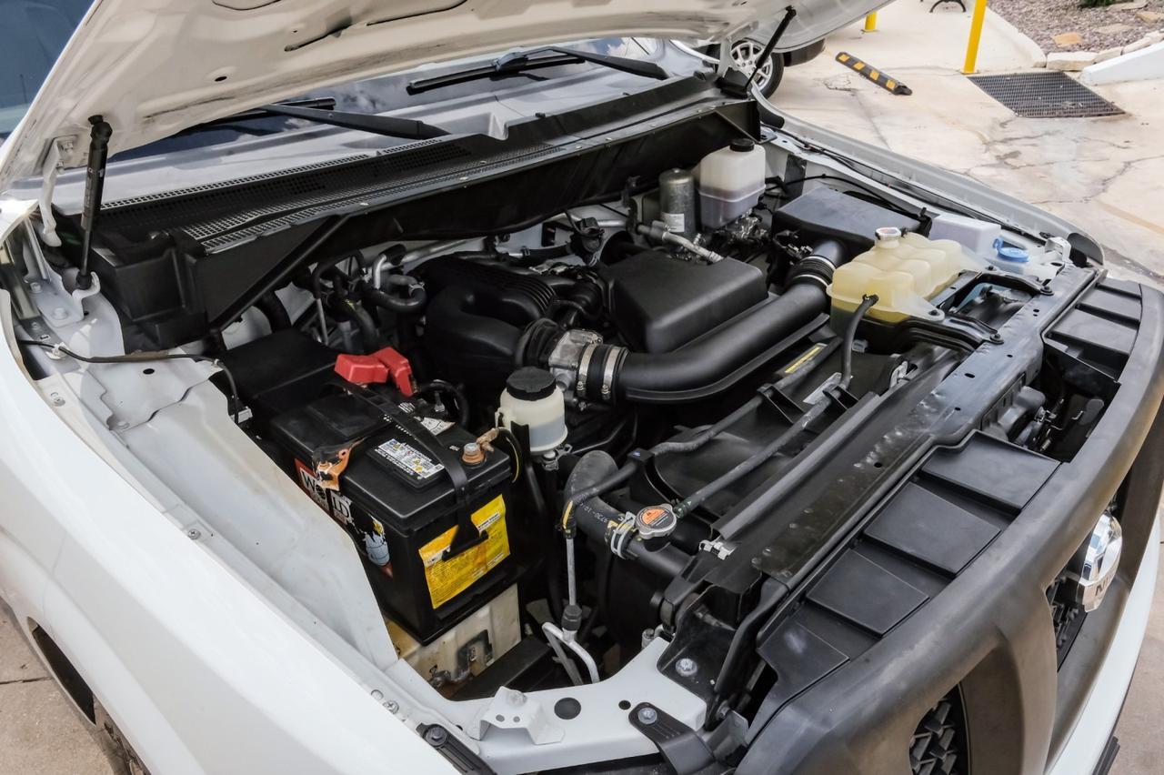 2020 Nissan NV3500 HD Passenger photo 14