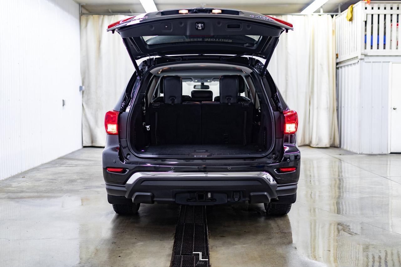 2020 Nissan Pathfinder AWD Platinum Leather Roof Nav BCam Red Deer AB