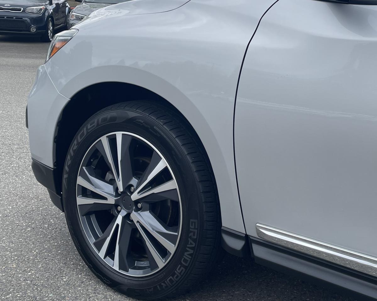 2020 Nissan Pathfinder Platinum Sport Utility 4D