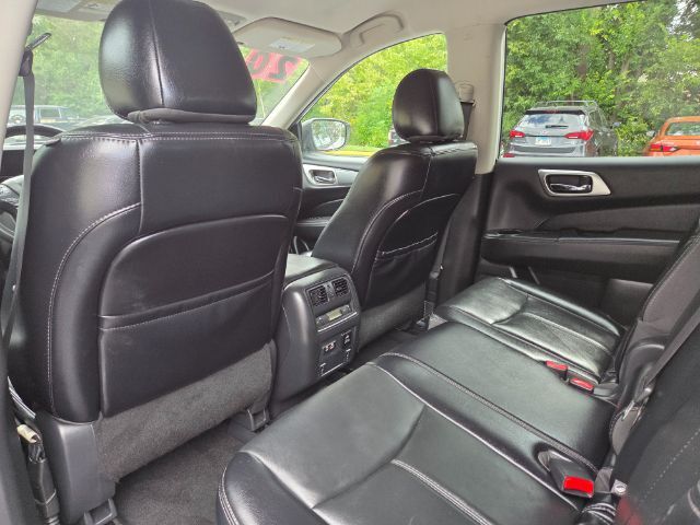 2020 Nissan Pathfinder SL 4WD Elgin IL