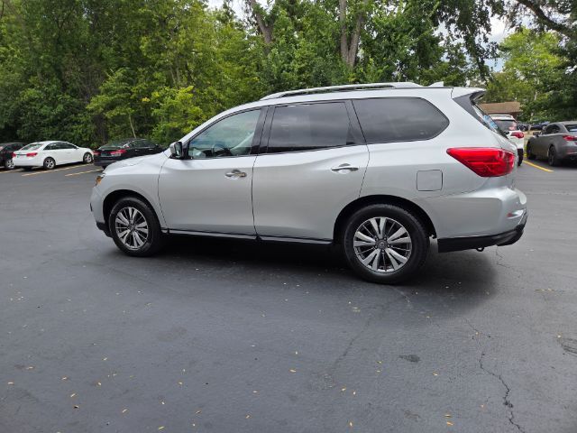 2020 Nissan Pathfinder SL 4WD Elgin IL