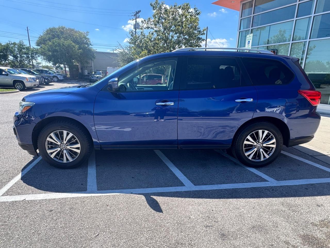 2020 Nissan Pathfinder SL