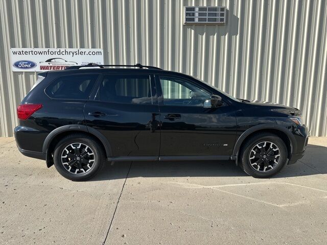 2020 Nissan Pathfinder SL Watertown SD