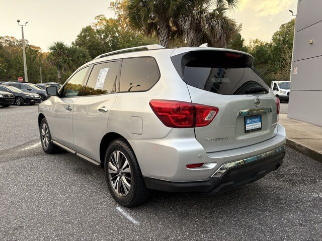 2020 Nissan Pathfinder SV