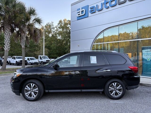 2020 Nissan Pathfinder SV