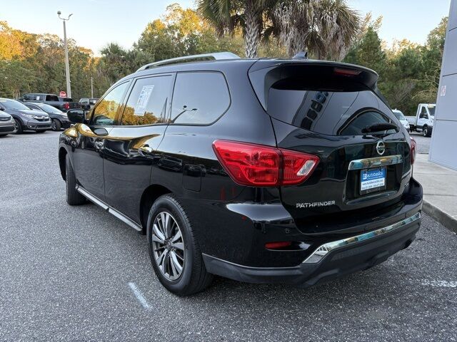 2020 Nissan Pathfinder SV