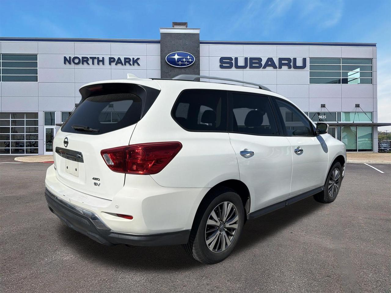 2020 Nissan Pathfinder SV