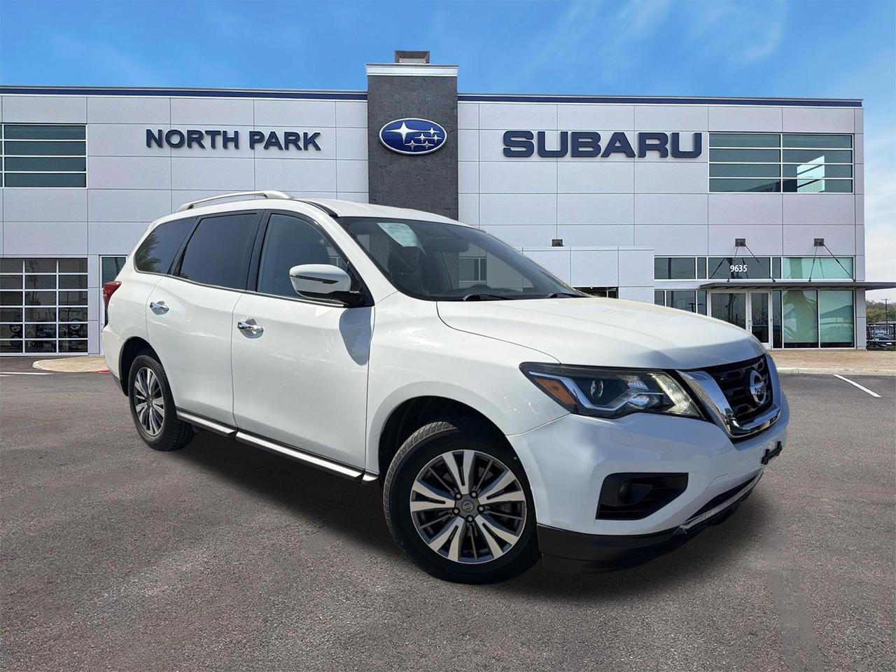 2020 Nissan Pathfinder SV