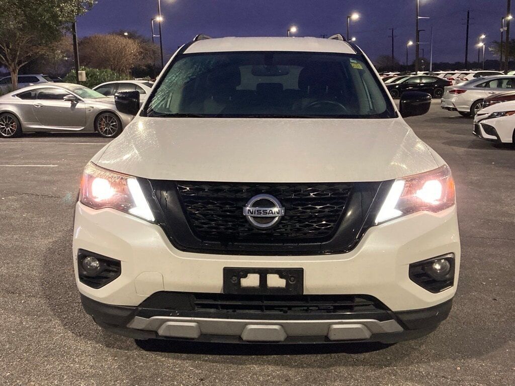 2020 Nissan Pathfinder SV
