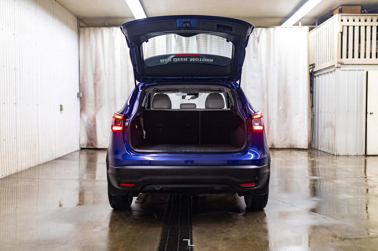 2020 Nissan Qashqai AWD SL Sport Leather Roof Nav BCam Red Deer AB