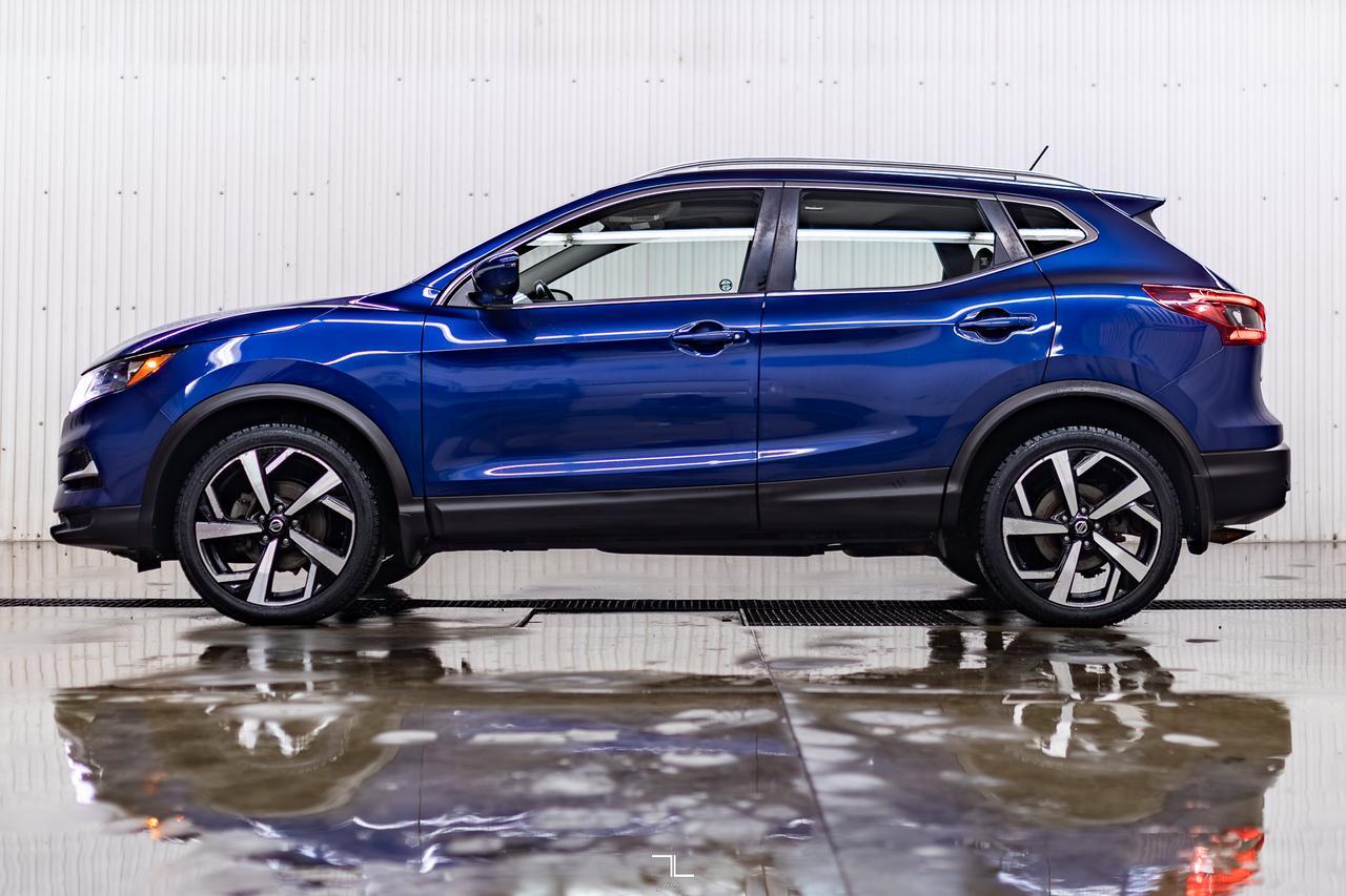 2020 Nissan Qashqai AWD SL Sport Leather Roof Nav BCam Red Deer AB