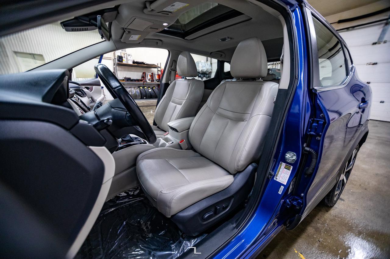 2020 Nissan Qashqai AWD SL Sport Leather Roof Nav BCam Red Deer AB
