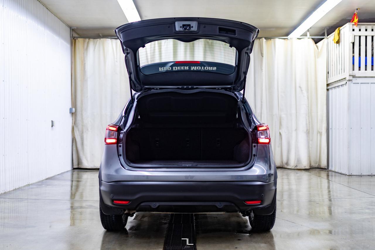 2020 Nissan Qashqai AWD SV Roof BCam Red Deer AB