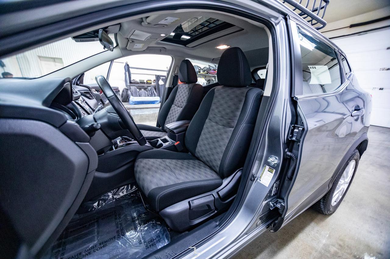 2020 Nissan Qashqai AWD SV Roof BCam Red Deer AB