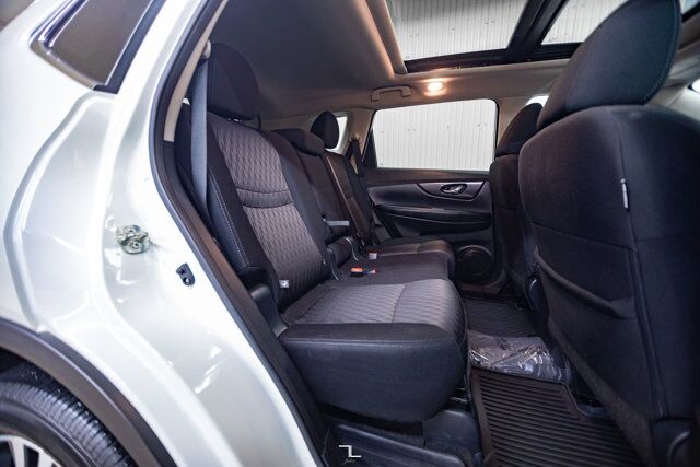 2020 Nissan Rogue AWD SV Nav Roof BCam Red Deer AB