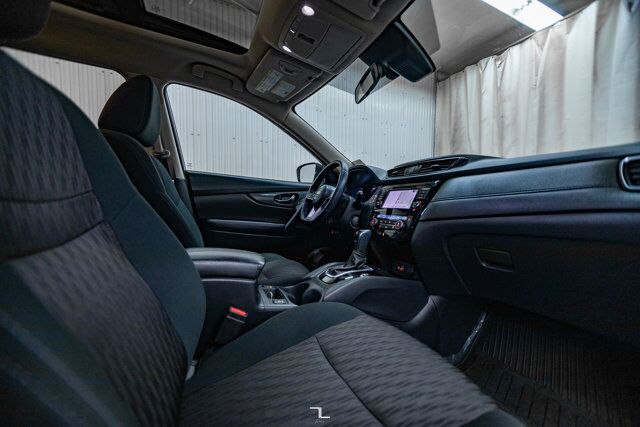 2020 Nissan Rogue AWD SV Nav Roof BCam Red Deer AB