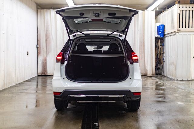 2020 Nissan Rogue AWD SV Nav Roof BCam Red Deer AB