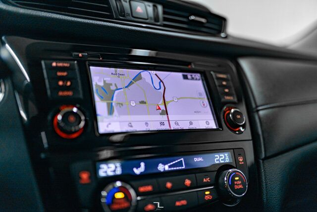 2020 Nissan Rogue AWD SV Nav Roof BCam Red Deer AB