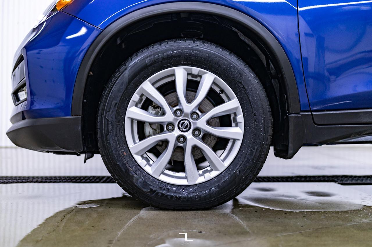 2020 Nissan Rogue AWD SV Roof BCam Red Deer AB