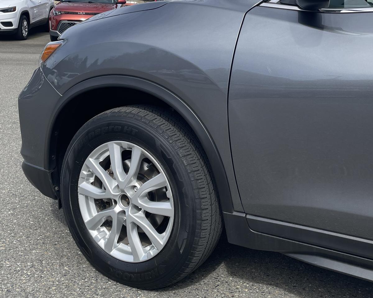 2020 Nissan Rogue SV Sport Utility 4D