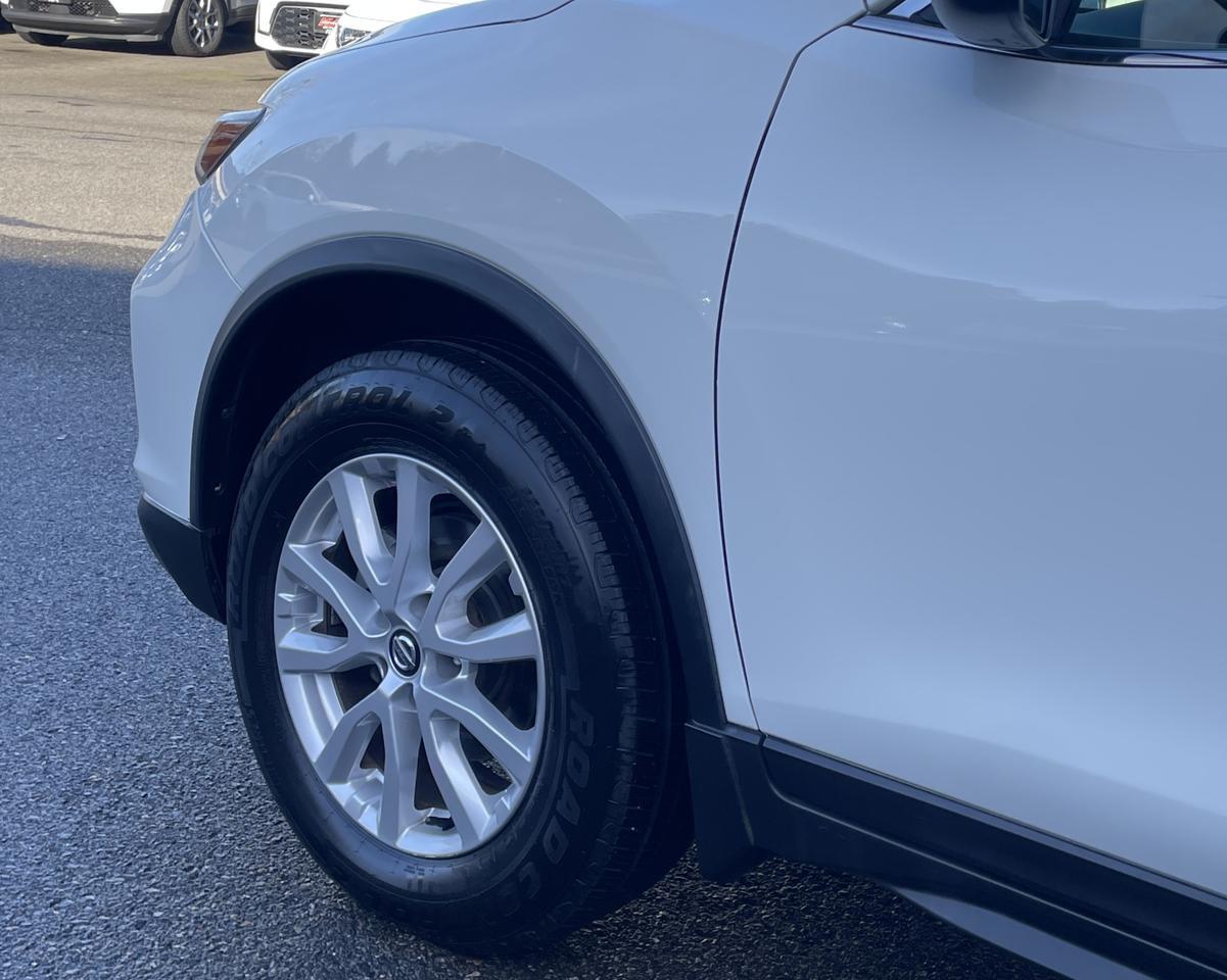 2020 Nissan Rogue SV Sport Utility 4D