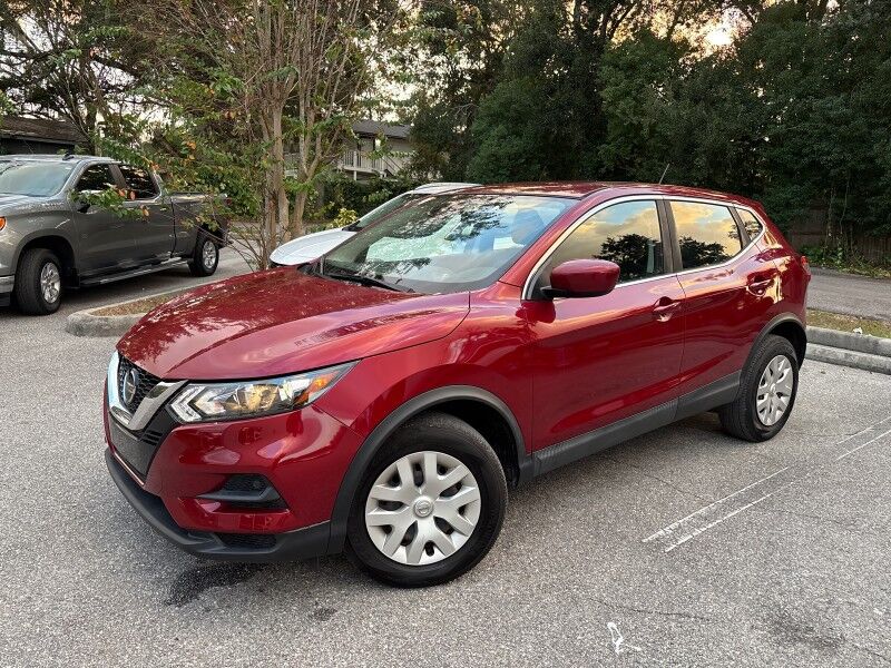 2020 Nissan Rogue Sport S photo 2