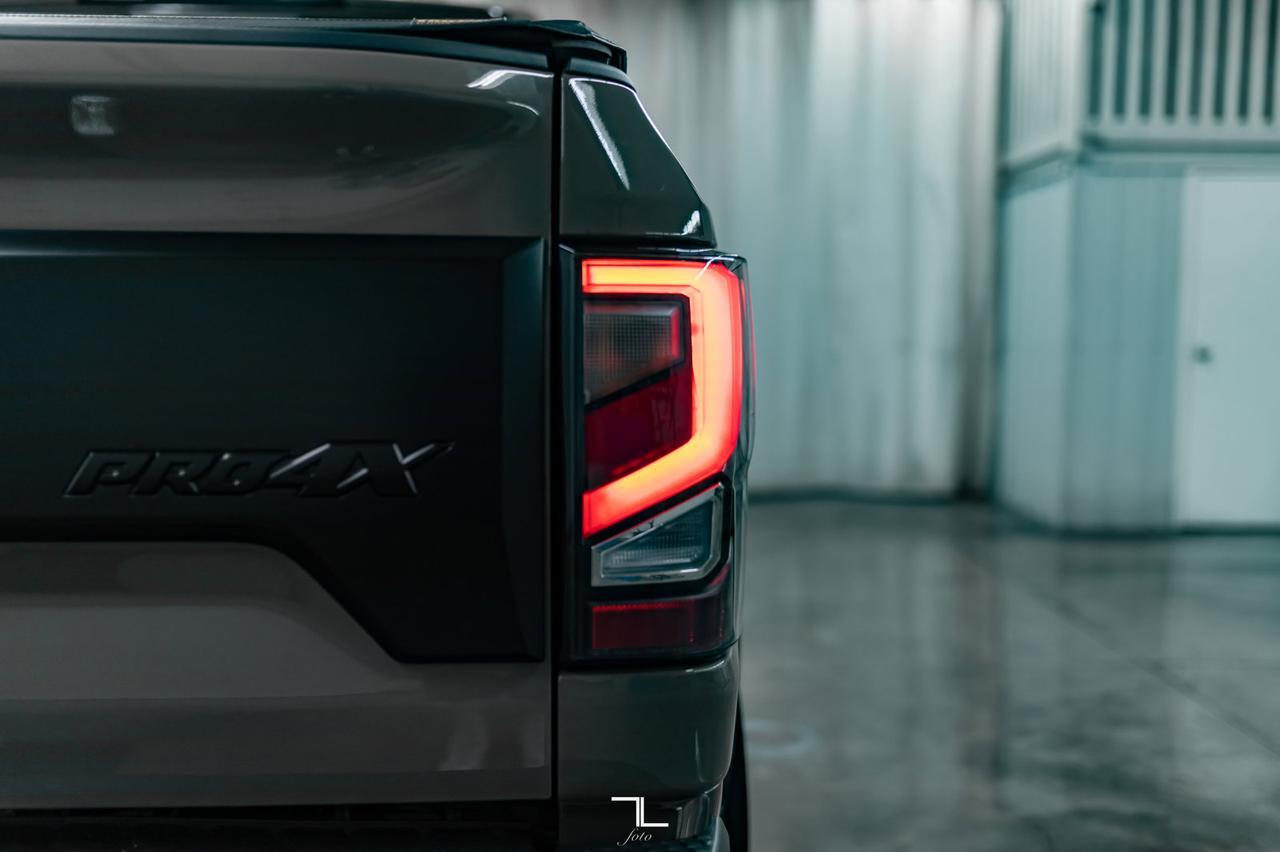 2020 Nissan Titan 4x4 Crew Cab Pro-4X Leather Roof Nav BCam Red Deer AB