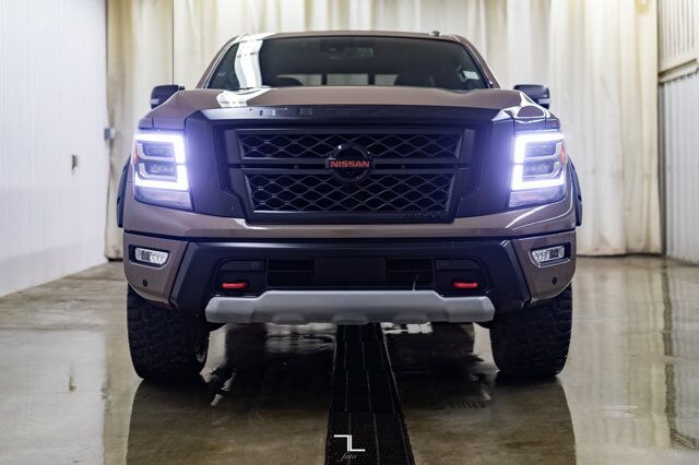 2020 Nissan Titan 4x4 Crew Cab Pro-4X Leather Roof Nav BCam Red Deer AB