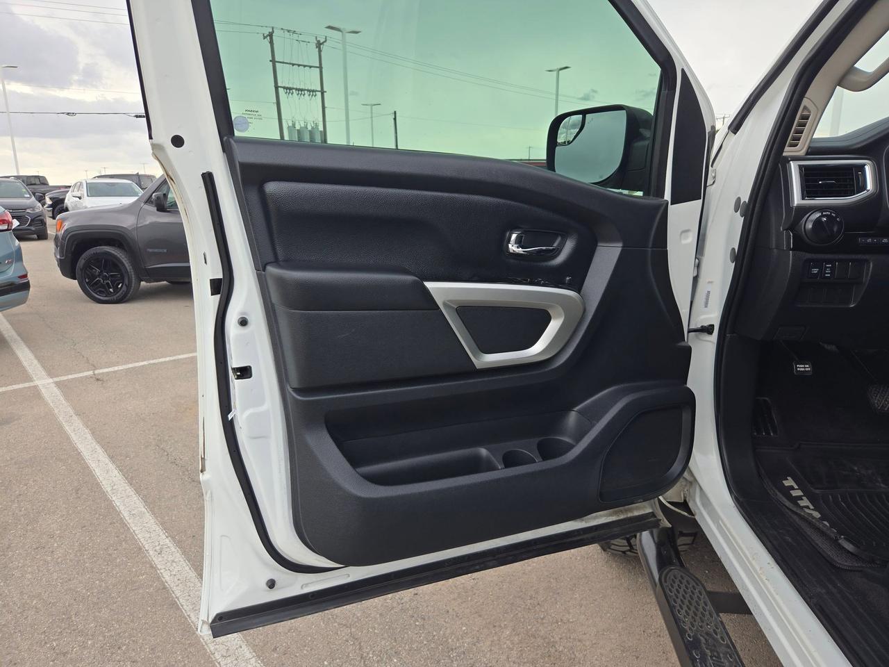 2020 Nissan Titan SV Castroville TX