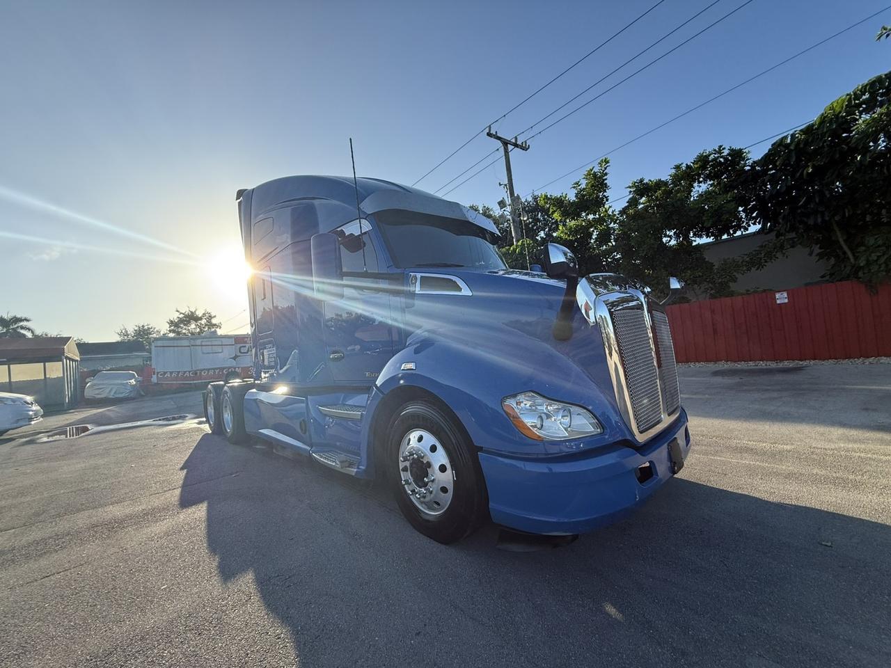 2020 No Make T680 Hollywood FL