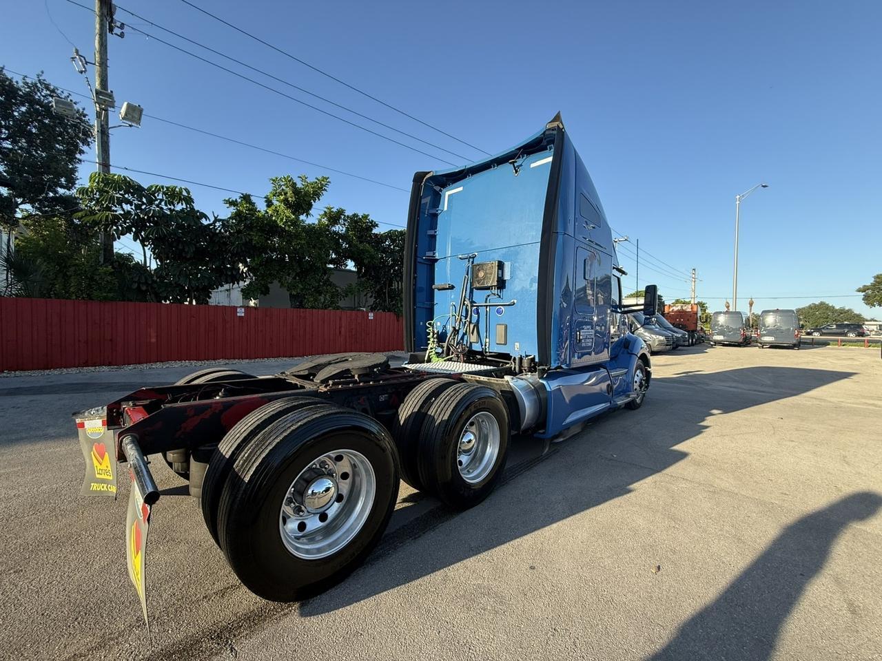 2020 No Make T680 T680 SLEEPER Hollywood FL