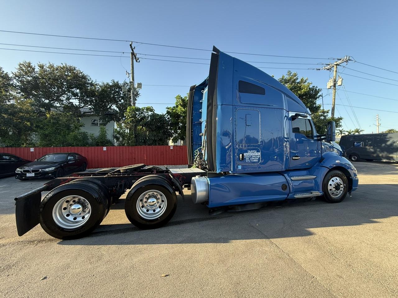 2020 No Make T680 T680 SLEEPER Hollywood FL