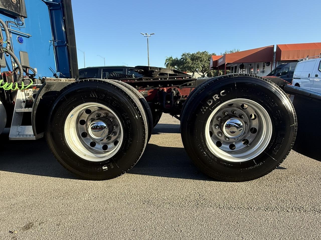 2020 No Make T680 T680 SLEEPER Hollywood FL