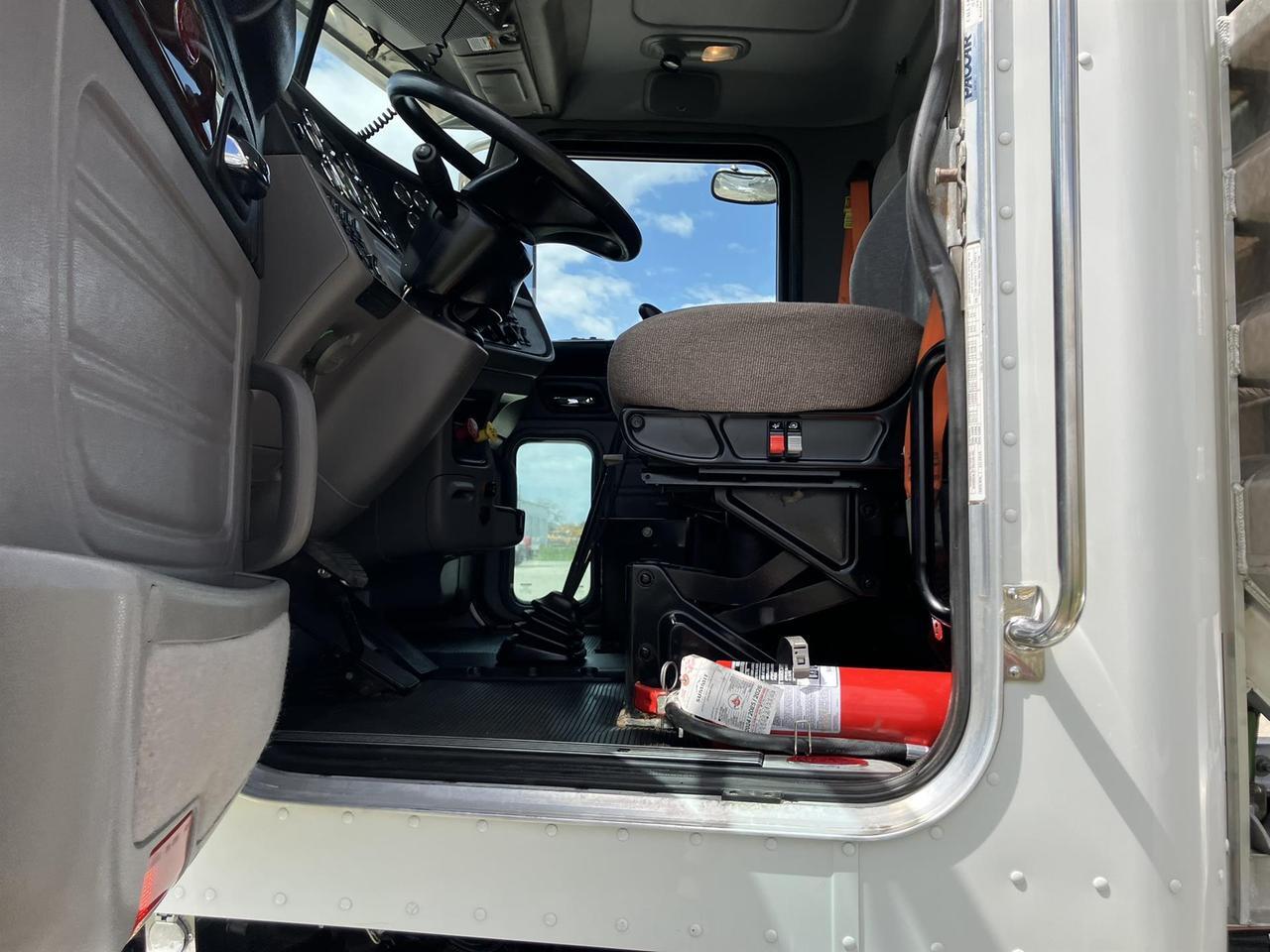 2020 Peterbilt 389 Rochester MN