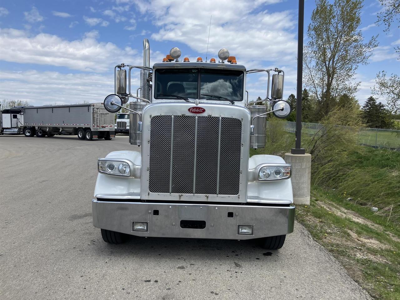 2020 Peterbilt 389 Non-Sleeper