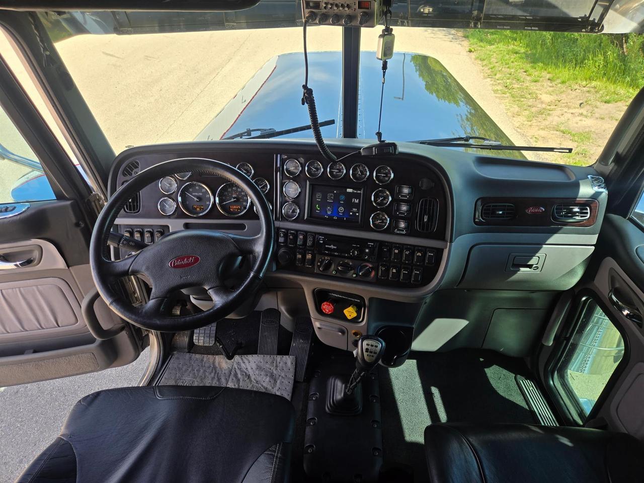 2020 Peterbilt 389 in Rochester, MN — photo 8