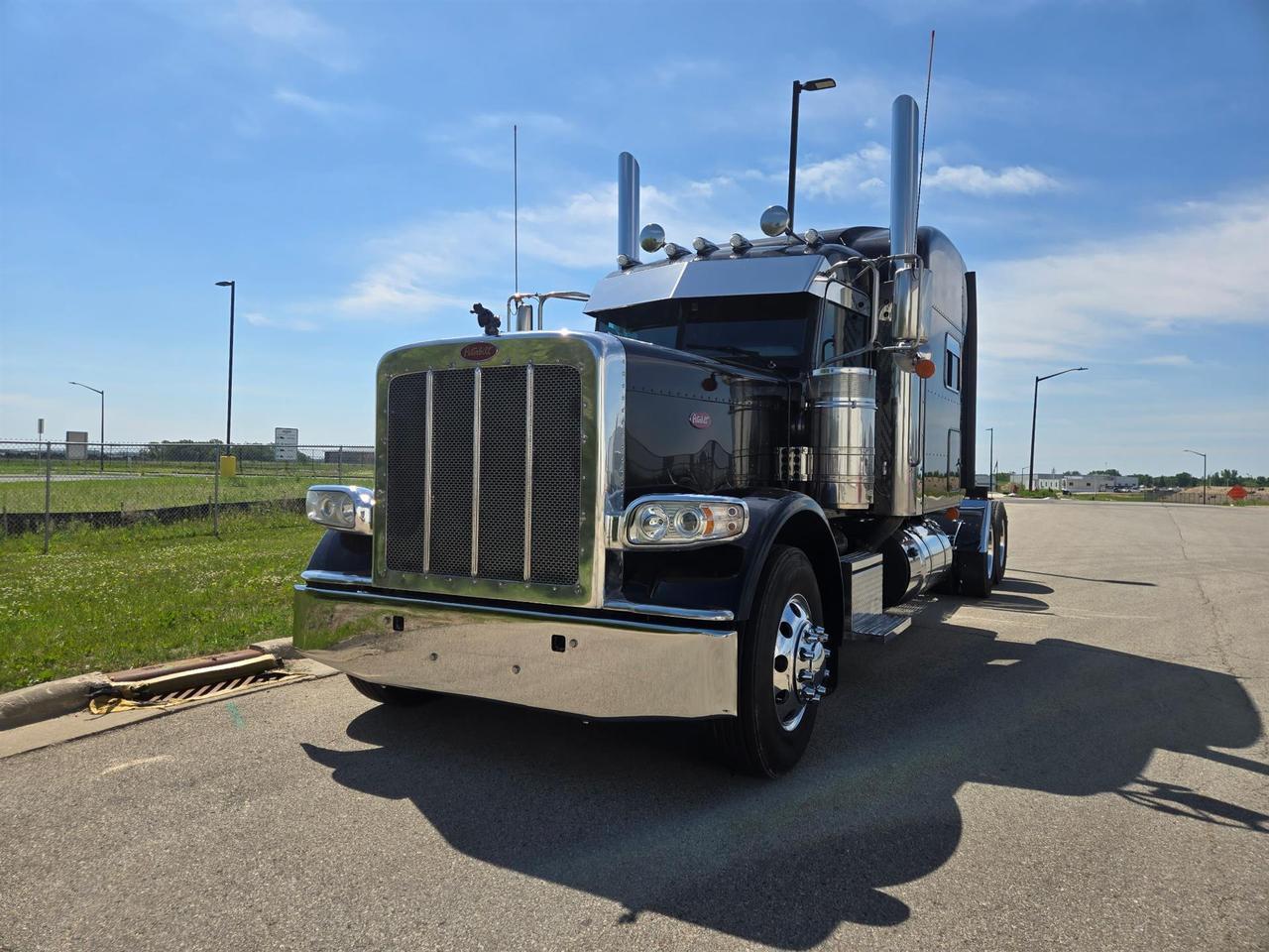 2020 Peterbilt 389 Sleeper