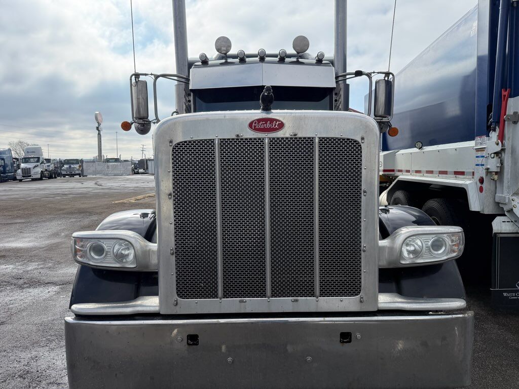 2020 Peterbilt 389 Sleeper
