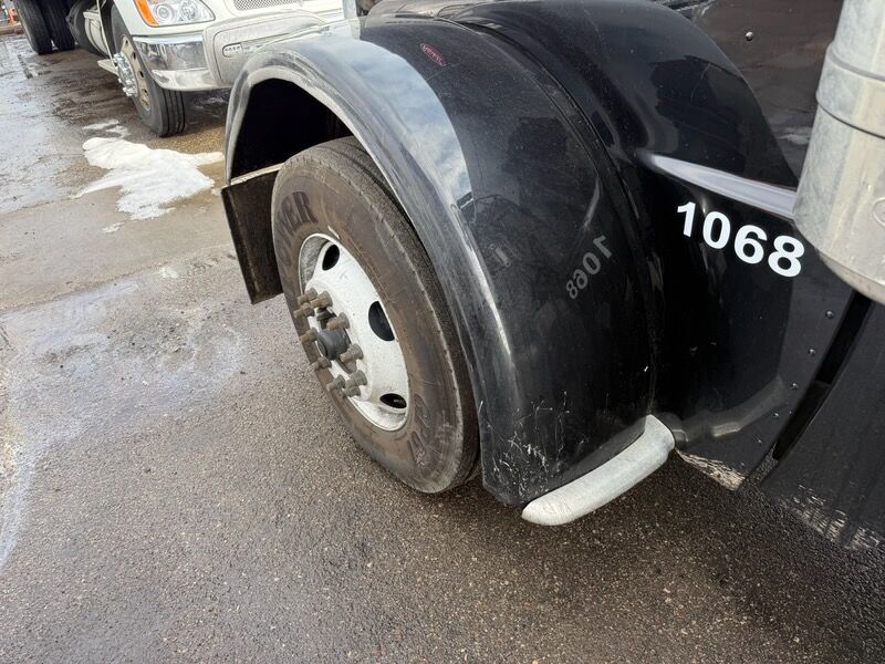 2020 Peterbilt 389 70" Mid Roof South St. Paul MN