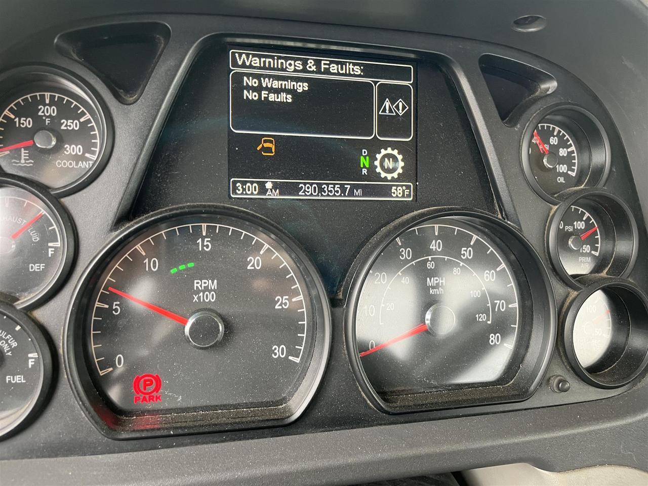 2020 Peterbilt 567 Rochester MN