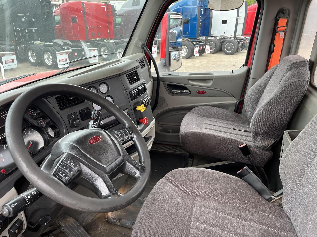 2020 Peterbilt 567 Rochester MN