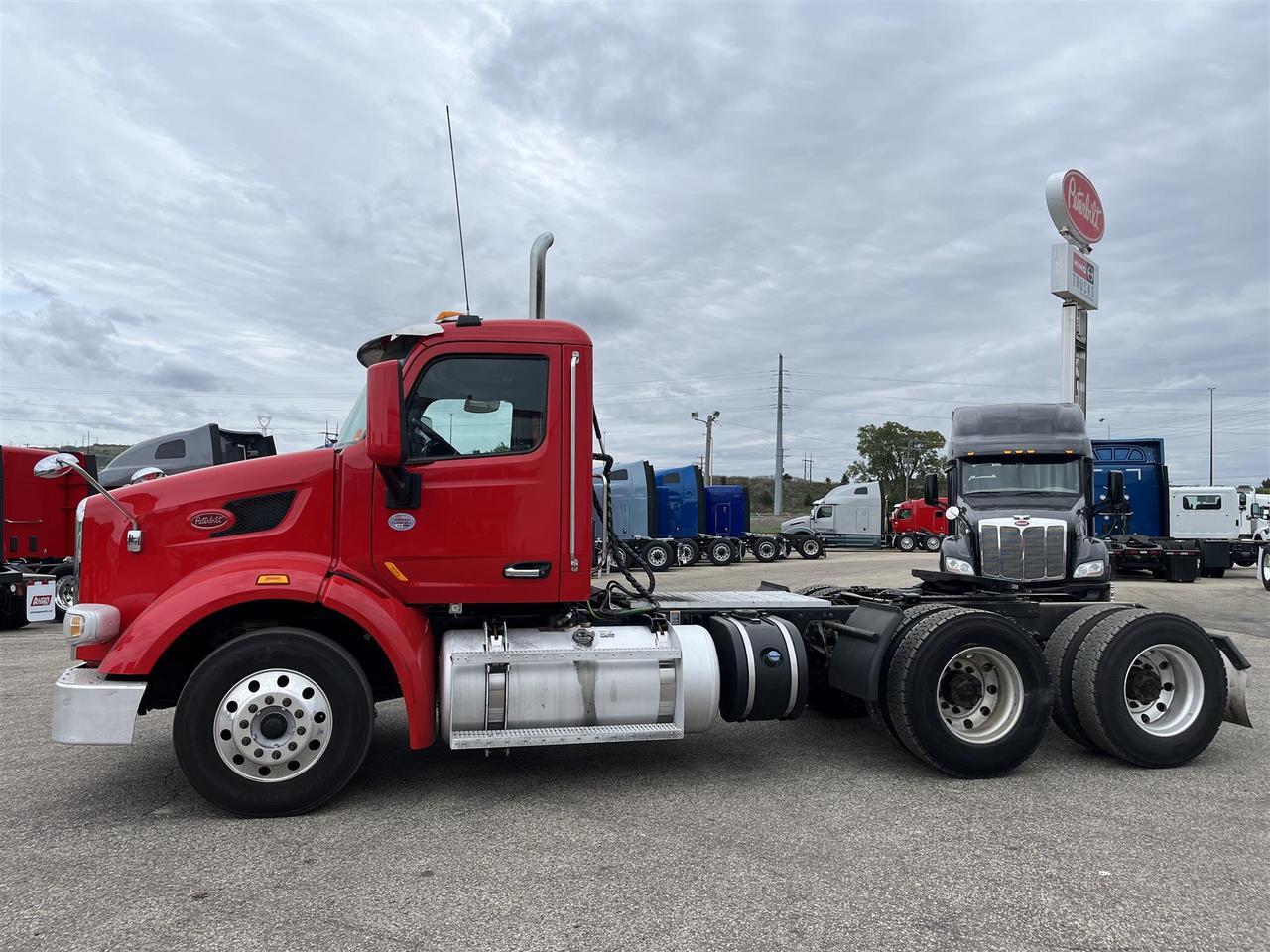 2020 Peterbilt 567