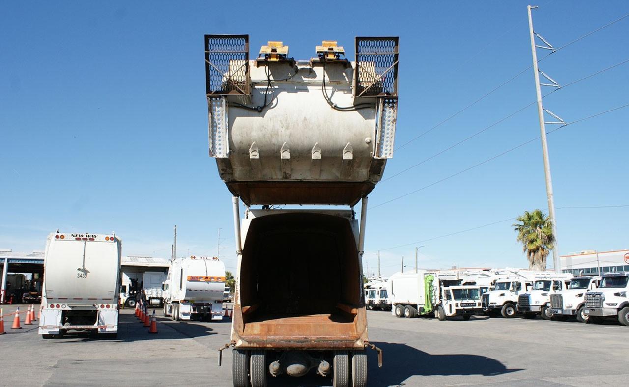2020 Peterbilt 567 25 yard Mcneilus Rear Loader Garbage Truck Tampa FL