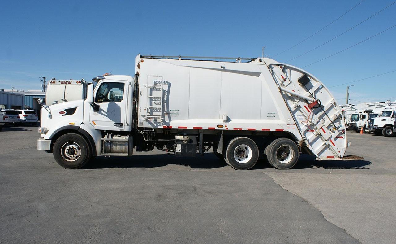 2020 Peterbilt 567 25 yard Mcneilus Rear Loader Garbage Truck Tampa FL