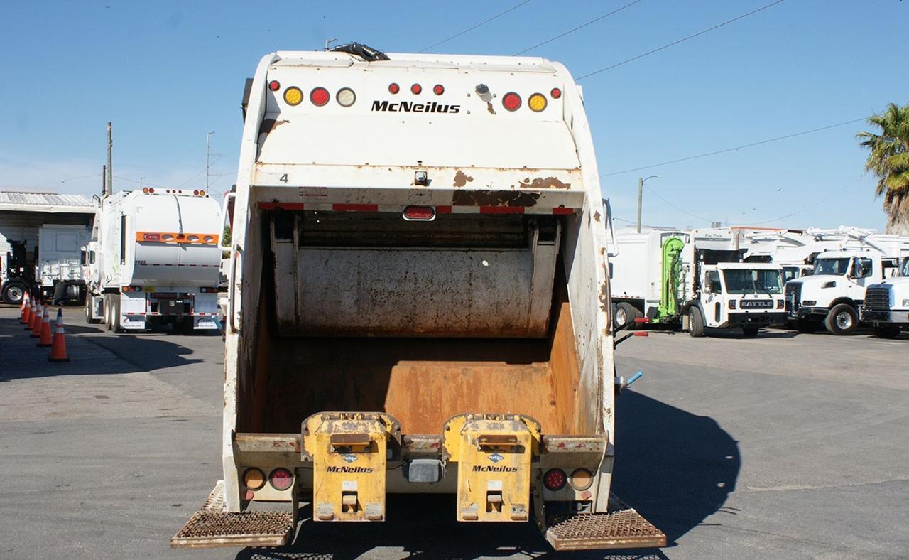 2020 Peterbilt 567 25 yard Mcneilus Rear Loader Garbage Truck Tampa FL