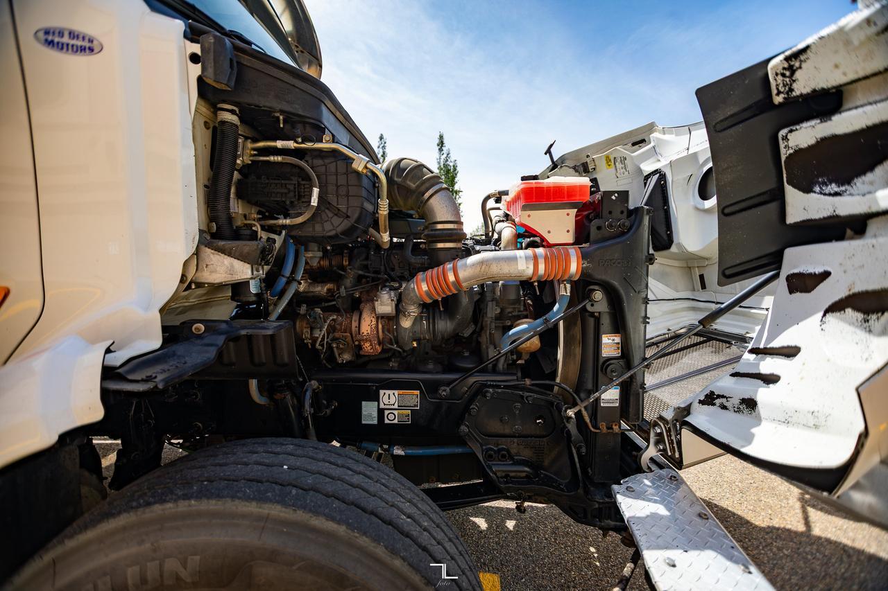 2020 Peterbilt 567 Daycab Tractor Diesel Red Deer AB