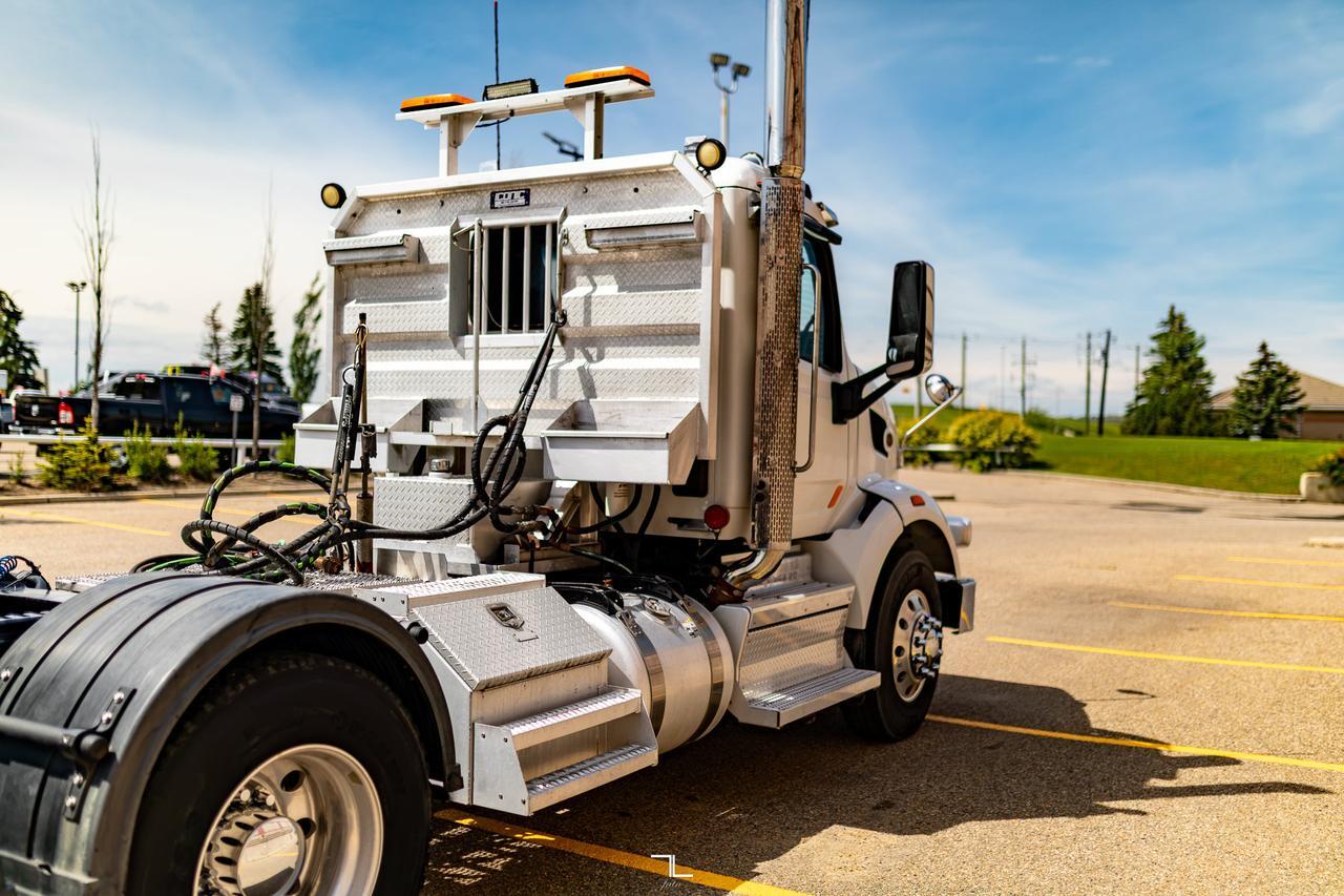 2020 Peterbilt 567 Daycab Tractor Diesel Red Deer AB