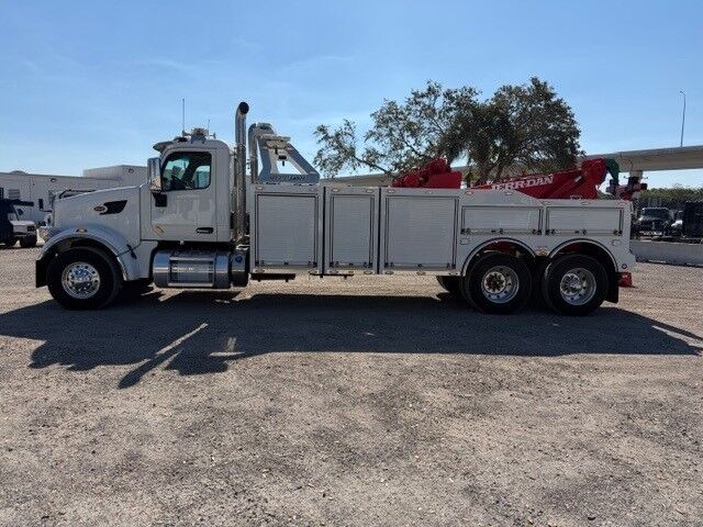 2020 Peterbilt 567 Jerr-Dan 35-Ton Integrated Wrecker